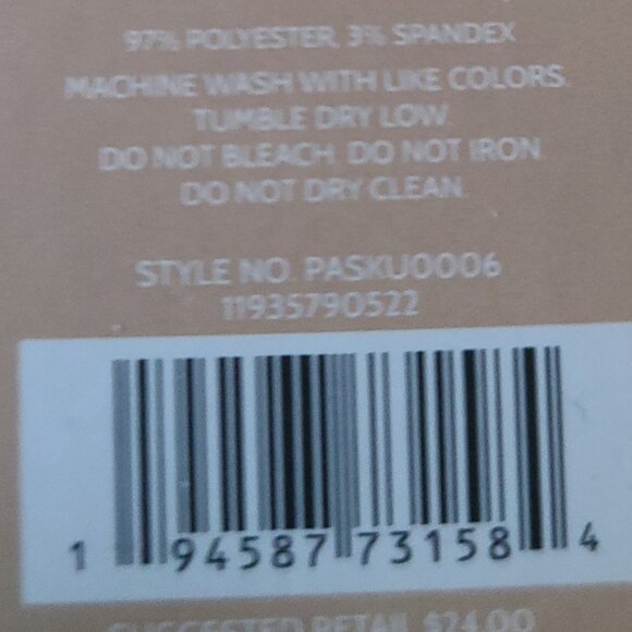 BEARPAW 4 PIECE FAMILY MATCHING CREW SOCKS IN BURGUNDY WINTER HOLIDAYS DESIGN - Picture 8 of 8